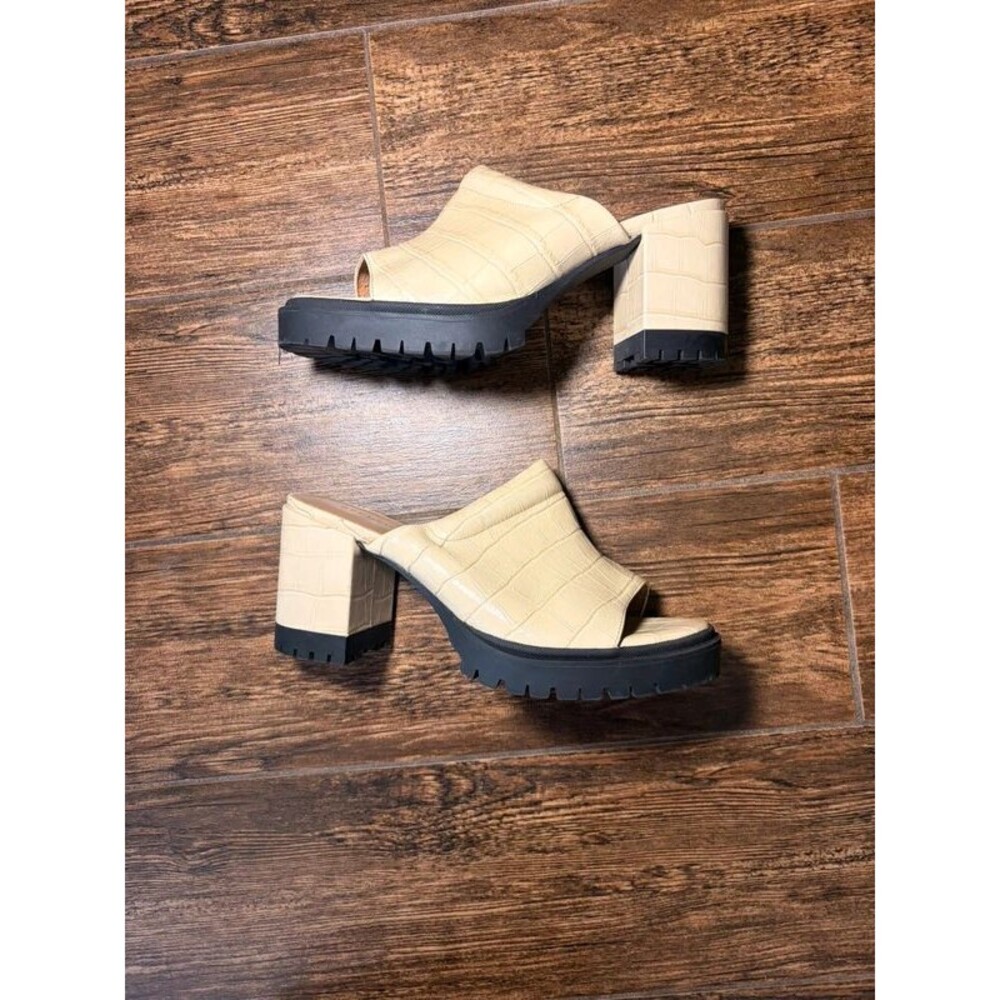 Aerosoles Cream Croc-Embossed Platform Block Heel Mules - 8
